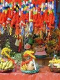 Farbenfrohe Stnde in Kataragama